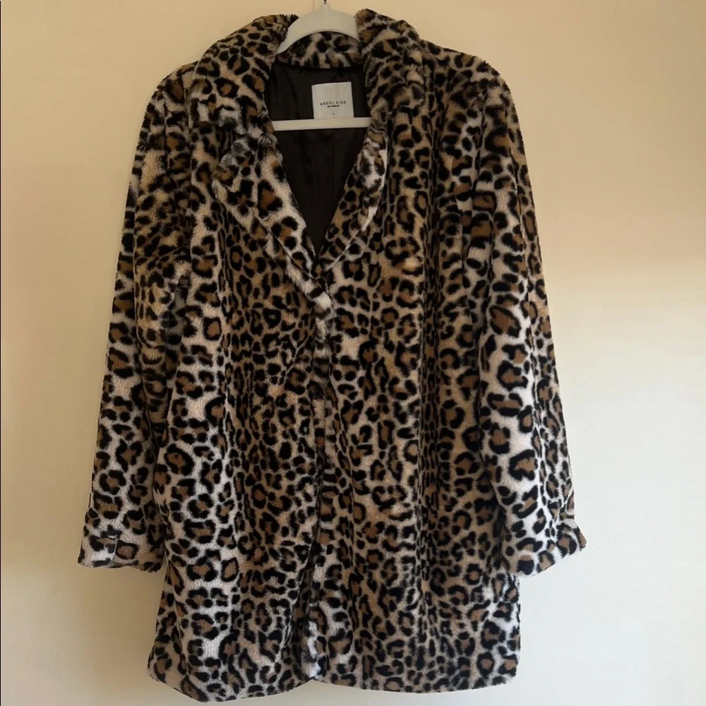 Angel Kiss Animal Print Teddy Jacket - Picture 1 of 8
